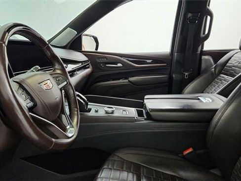 Used 2021 Cadillac Escalade Premium Luxury Platinum image 12
