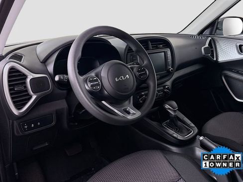 Used 2024 Kia Soul LX image 9