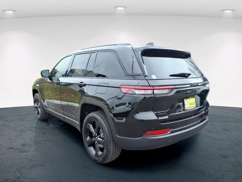New 2025 Jeep Grand Cherokee Limited w/ Black Appearance Package AWD/4WD image 7