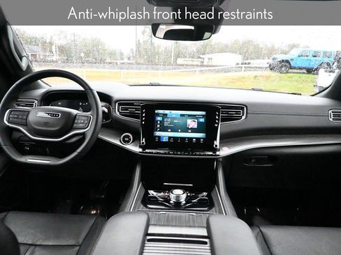 Used 2024 Jeep Wagoneer Series III image 21