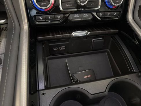 Used 2023 GMC Yukon Denali AWD/4WD image 36