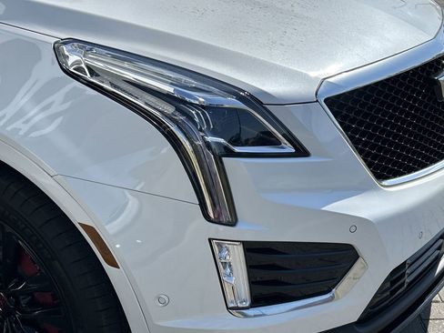 New 2025 Cadillac XT5 Sportv w/ LPO, Red Accent Package image 7