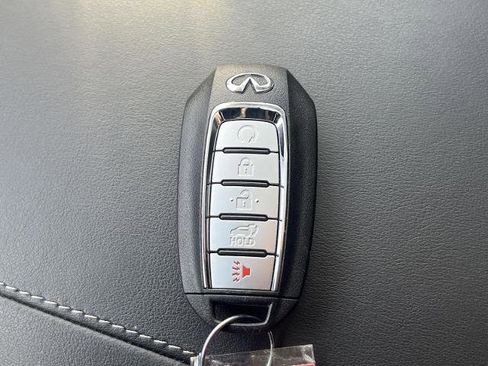 Certified 2025 INFINITI QX50 Luxe image 22