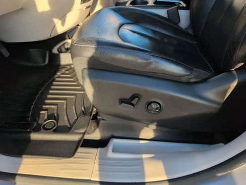 Used 2017 Chrysler Pacifica Touring-L Plus image 11