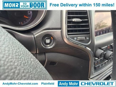 Used 2018 Jeep Grand Cherokee Laredo AWD/4WD image 16