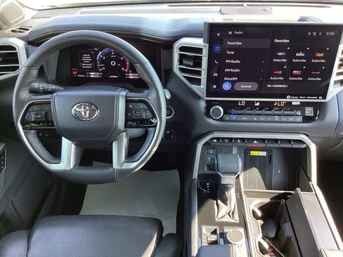 Used 2023 Toyota Tundra Platinum AWD/4WD image 18