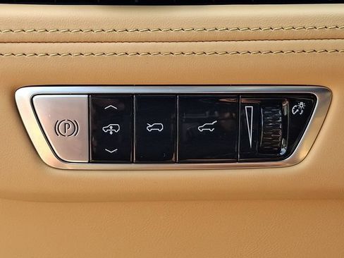 Certified 2026 Cadillac Escalade IQ Luxury 2 AWD/4WD image 23