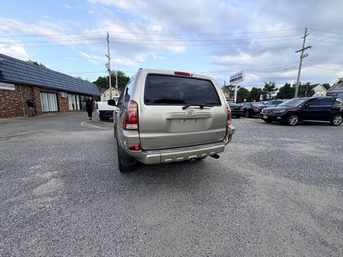 Used 2004 Toyota 4Runner SR5 AWD/4WD image 27