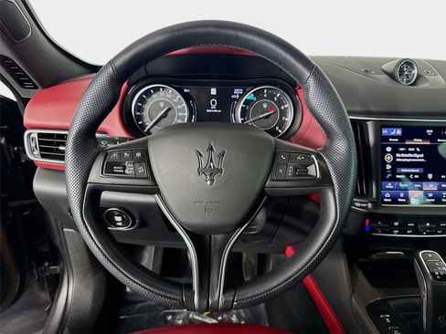 Used 2023 Maserati Levante GT AWD/4WD image 12