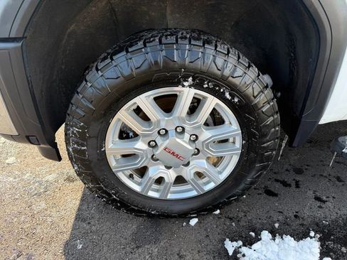 Used 2024 GMC Sierra 2500 SLT w/ SLT Premium Package image 6