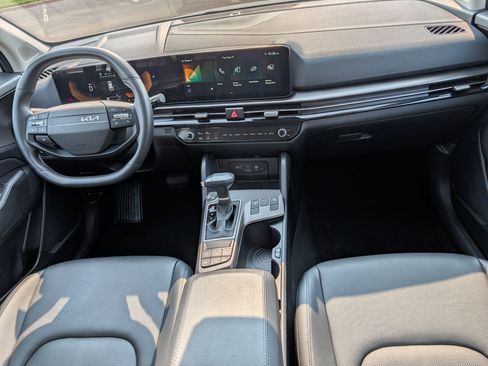 Certified 2026 Kia Sportage EX FWD image 10