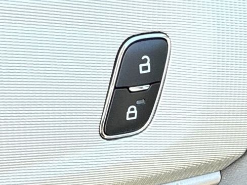 New 2026 Ford Explorer Active RWD image 21