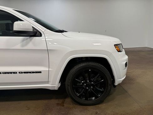 Used 2022 Jeep Grand Cherokee Altitude image 31