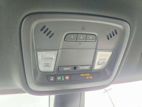 Used 2022 Chevrolet Traverse LT w/ LPO, Floor Liner Package FWD image 38