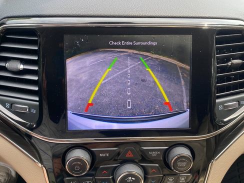 Used 2019 Jeep Grand Cherokee Limited RWD image 28