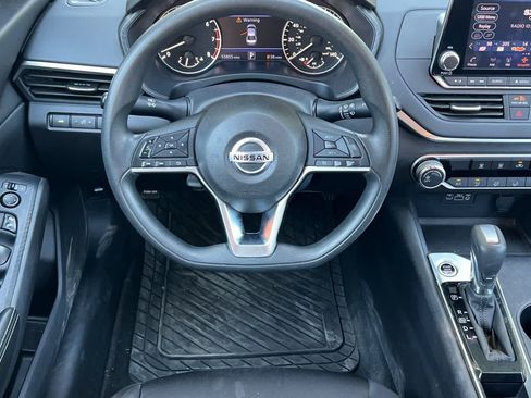 Used 2019 Nissan Altima 2.5 S FWD image 16