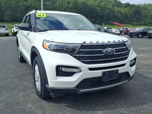Used 2020 Ford Explorer XLT w/ Equipment Group 202A AWD/4WD image 2