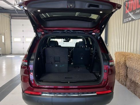 New 2025 Jeep Grand Cherokee L Limited image 10