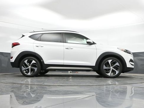 Used 2017 Hyundai Tucson Value AWD/4WD image 34