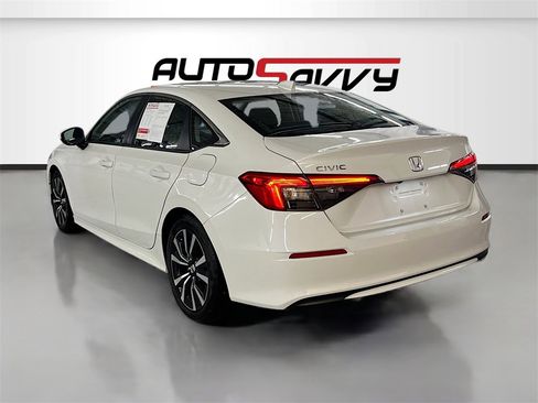 Used 2024 Honda Civic EX image 5