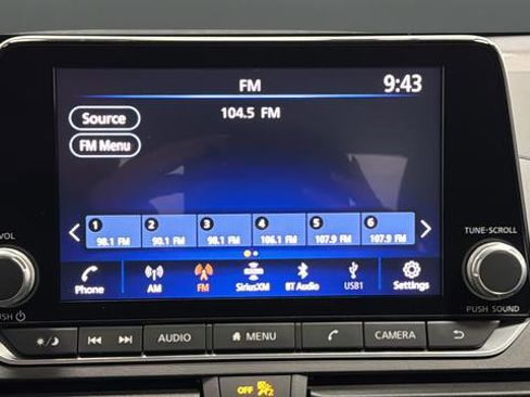 Used 2025 Nissan Altima 2.5 S FWD image 14