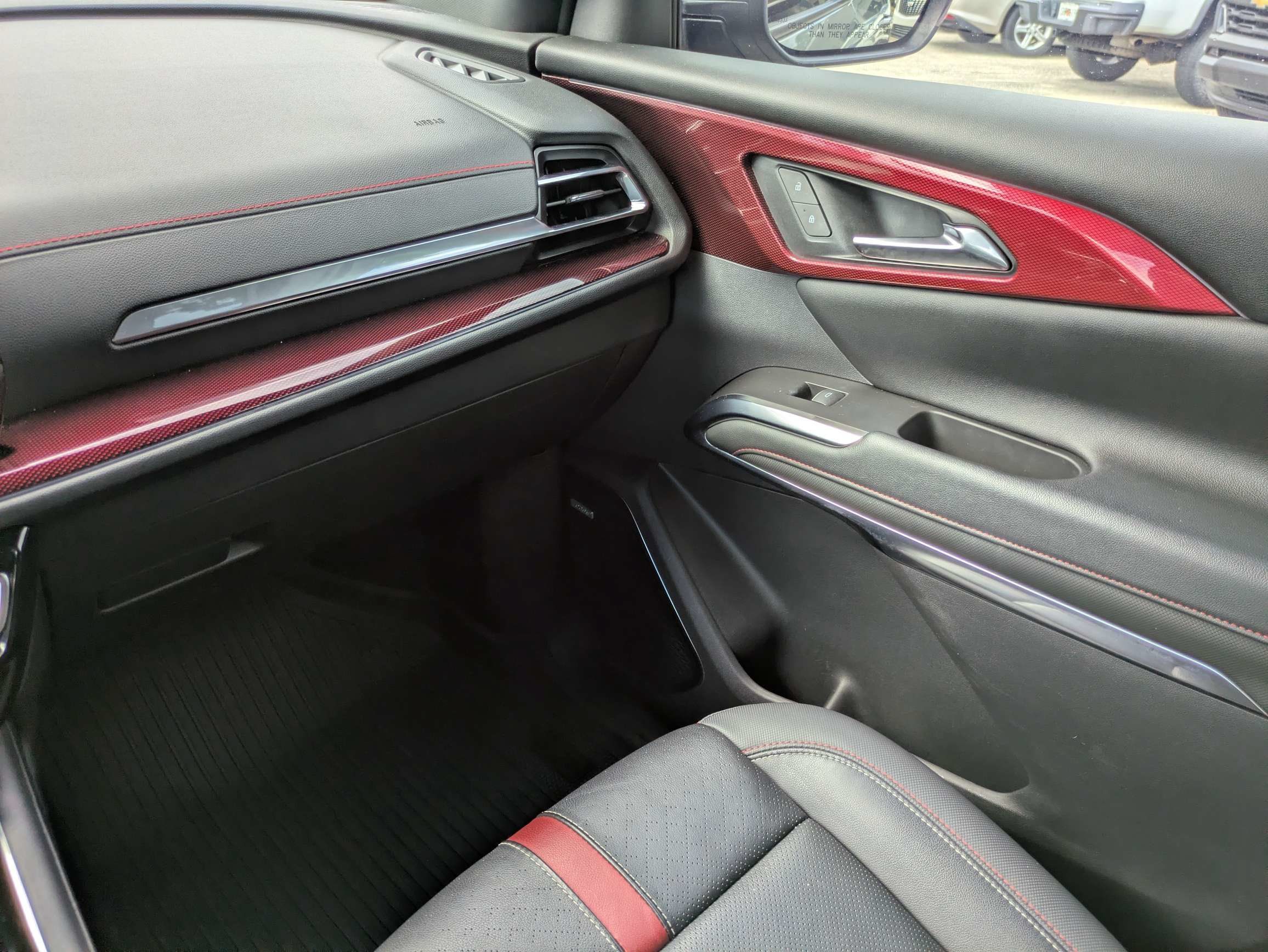 Used 2024 Chevrolet Traverse RS FWD image 13