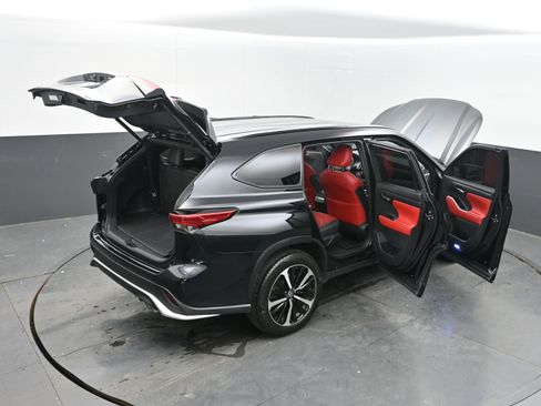 Used 2022 Toyota Highlander XSE image 47