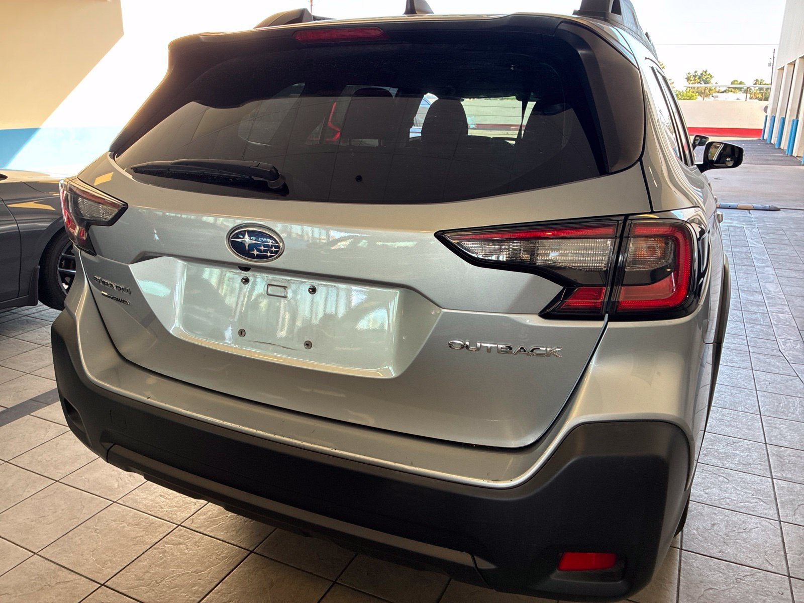 Used 2023 Subaru Outback Premium AWD/4WD image 3