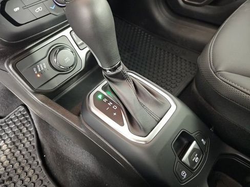 Certified 2023 Jeep Renegade Limited w/ Limited Elite Group image 21