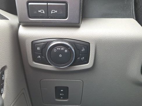 Used 2017 Ford F150 XLT w/ Equipment Group 302A Luxury image 26