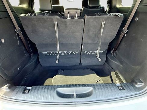 Used 2024 Chrysler Pacifica Limited FWD image 11