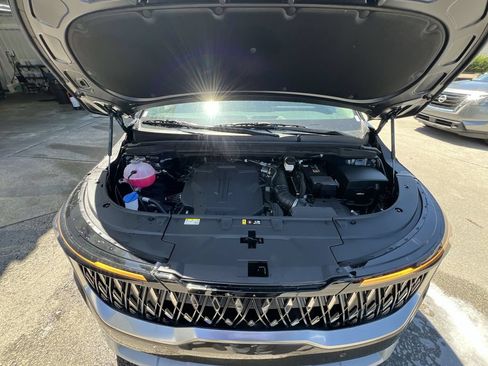 New 2026 Kia Carnival FWD image 27