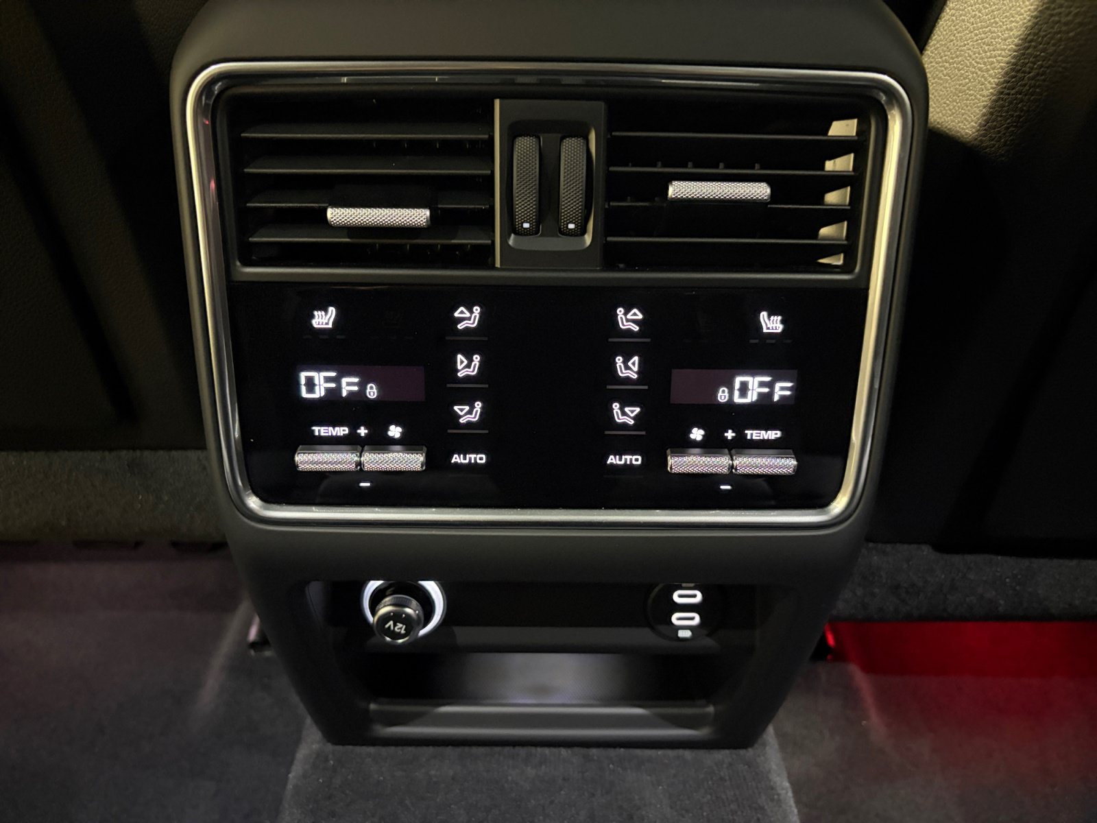Certified 2023 Porsche Cayenne Turbo AWD/4WD image 47