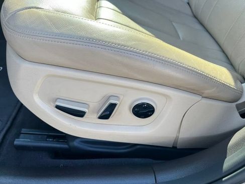 Used 2018 Genesis G80 3.8 RWD image 5