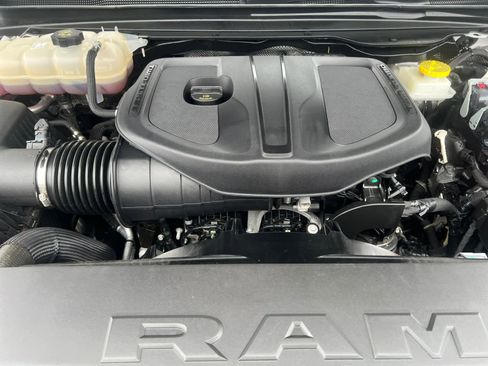 Used 2025 RAM 1500 Big Horn AWD/4WD image 7
