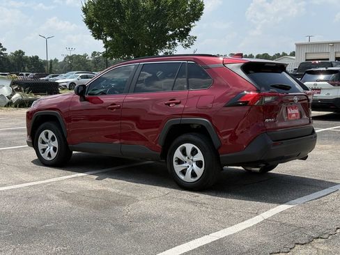 Used 2021 Toyota RAV4 LE AWD/4WD image 7