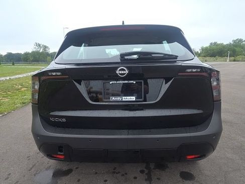 Used 2025 Nissan Kicks S FWD image 9