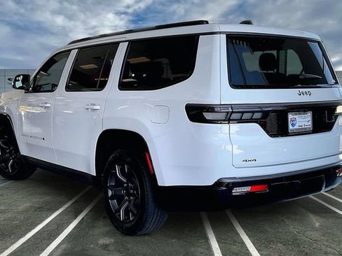 New 2026 Jeep Grand Wagoneer Limited AWD/4WD image 2