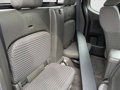 Used 2013 Nissan Frontier SV w/ SV Value Truck Pkg AWD/4WD image 29