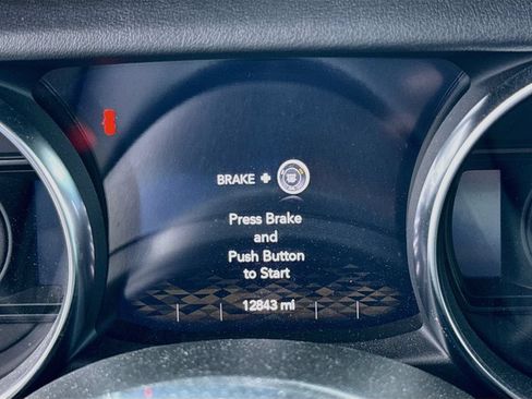 Used 2023 Jeep Wrangler Unlimited Sahara AWD/4WD image 13