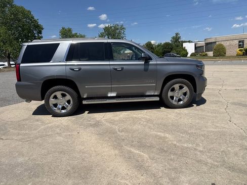 Used 2018 Chevrolet Tahoe LT w/ LT Signature Package image 4