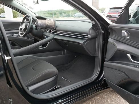 Used 2024 Hyundai Elantra SEL w/ Convenience Package FWD image 20