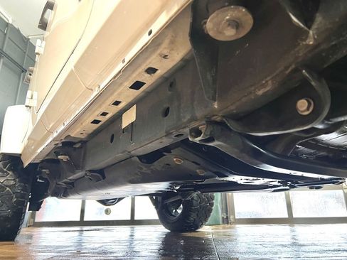 Used 2015 Jeep Wrangler Unlimited Sahara w/ Connectivity Group image 39