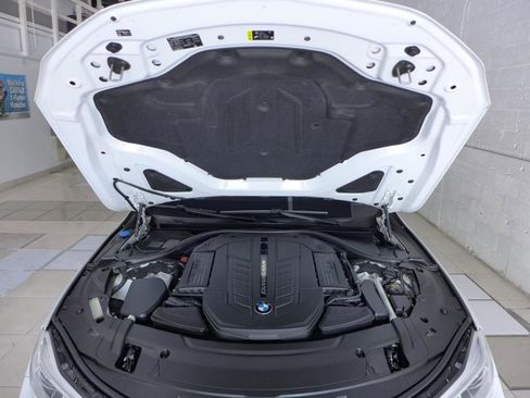 Used 2019 BMW M760i xDrive AWD/4WD image 78