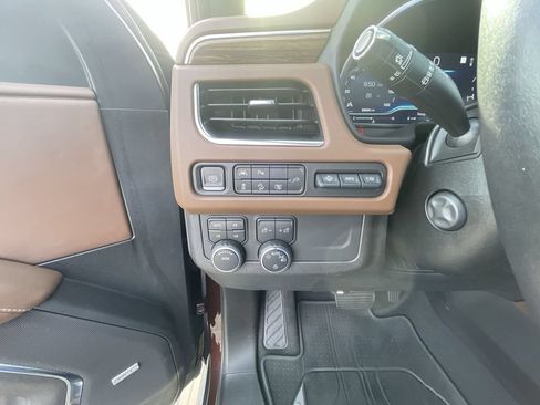 Certified 2022 Chevrolet Suburban High Country AWD/4WD image 18