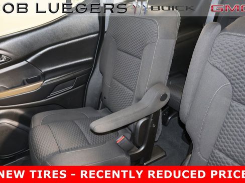 Used 2019 GMC Acadia SLE image 30