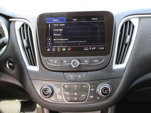 Used 2023 Chevrolet Malibu LT image 18