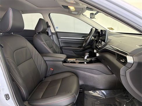 Certified 2024 Nissan Altima 2.0 SR image 18