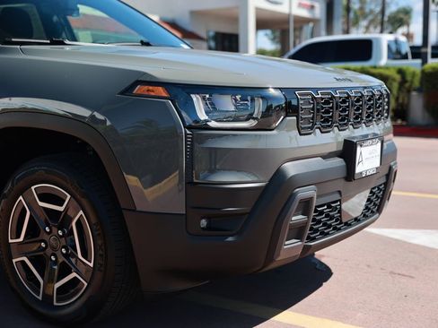 New 2026 Jeep Cherokee Laredo image 7