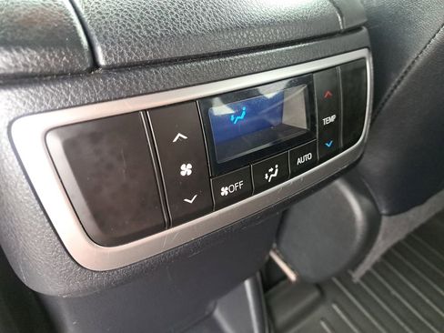 Certified 2017 Toyota Highlander XLE image 11